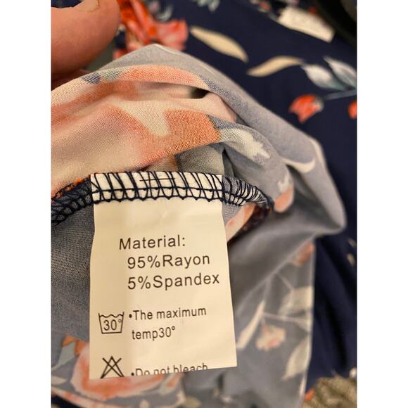 NWT Auselily Womens Size L Dark Blue w Red Roses Soft long Sleeve - Picture 15 of 16